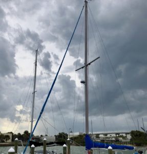 Picture of sailboat mast antennas